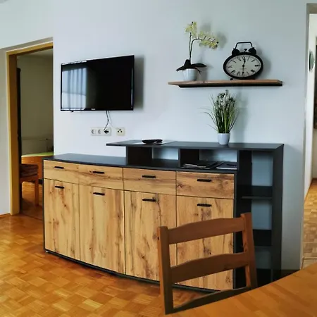 Gaestehaus Lutschounig בית הארחה