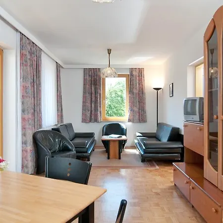 Gaestehaus Lutschounig Pensión 3*