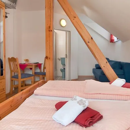 Gaestehaus Lutschounig Vendégház