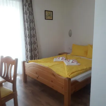 Gaestehaus Lutschounig Pensión