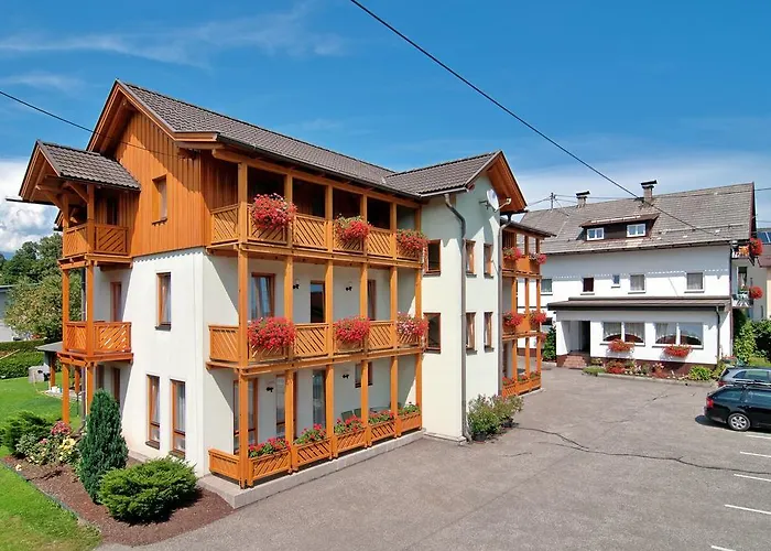 Gaestehaus Lutschounig בית הארחה 3*