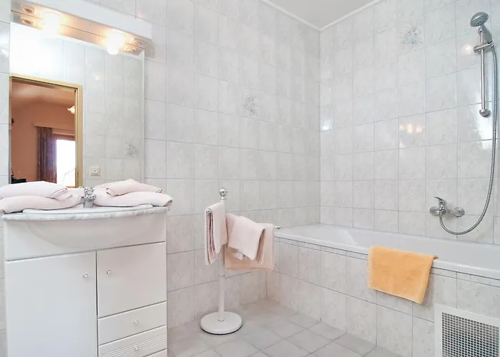 Gaestehaus Lutschounig בית הארחה