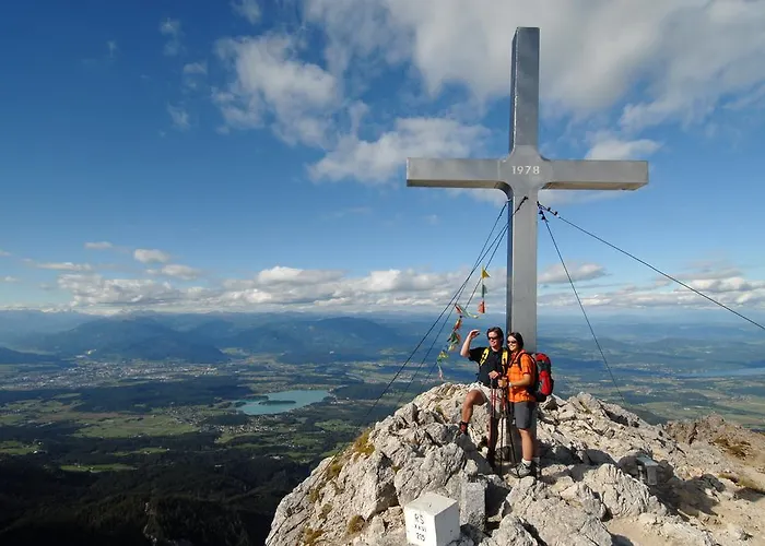 Gaestehaus Lutschounig בית הארחה 3*